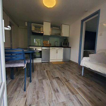 Appart 28m2 avec jardin et parking privé Lägenhet Milhaud Exteriör bild