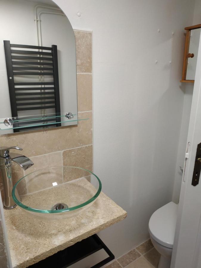 Appart 28m2 avec jardin et parking privé Lägenhet Milhaud Exteriör bild