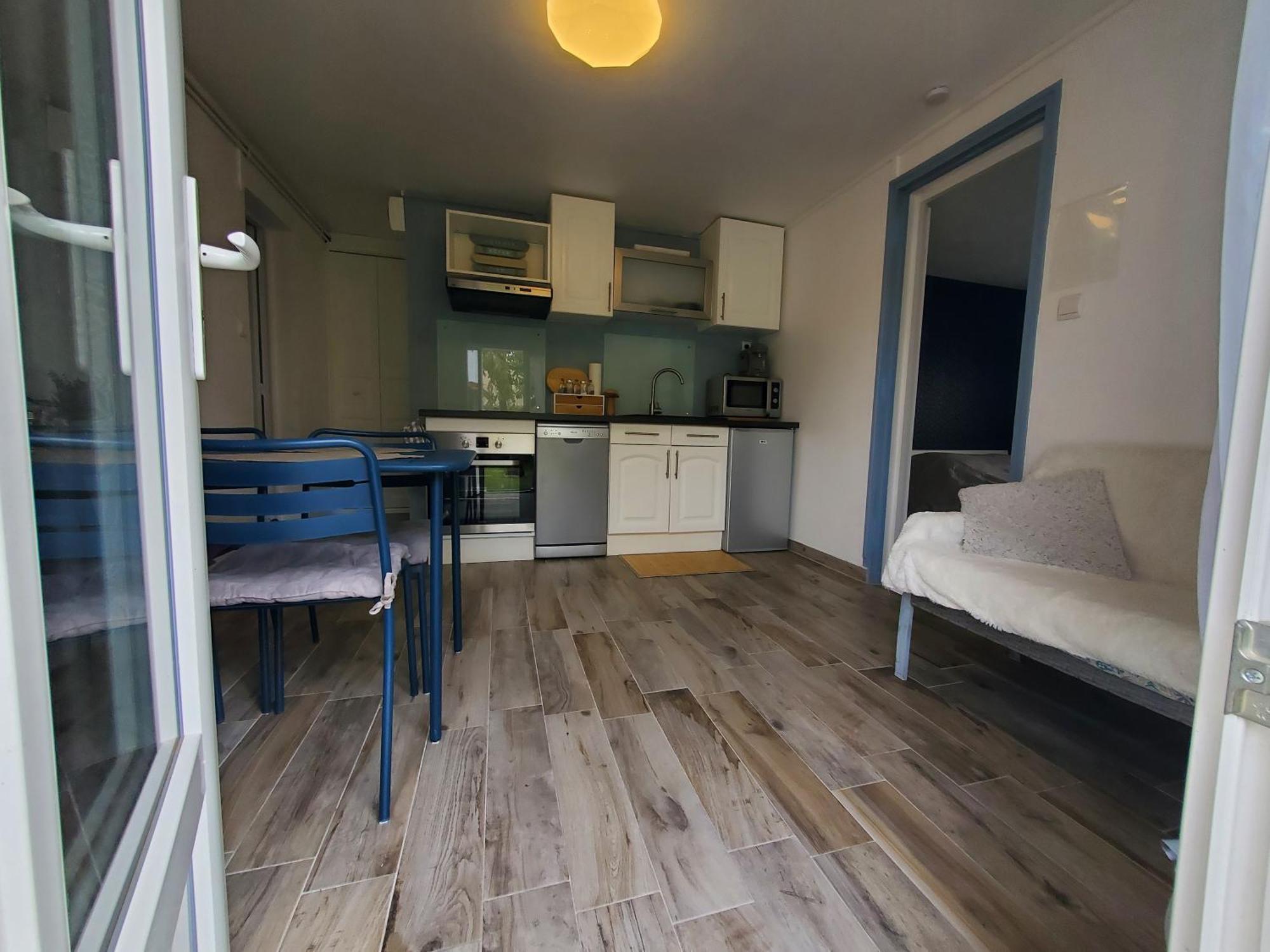 Appart 28m2 avec jardin et parking privé Lägenhet Milhaud Exteriör bild