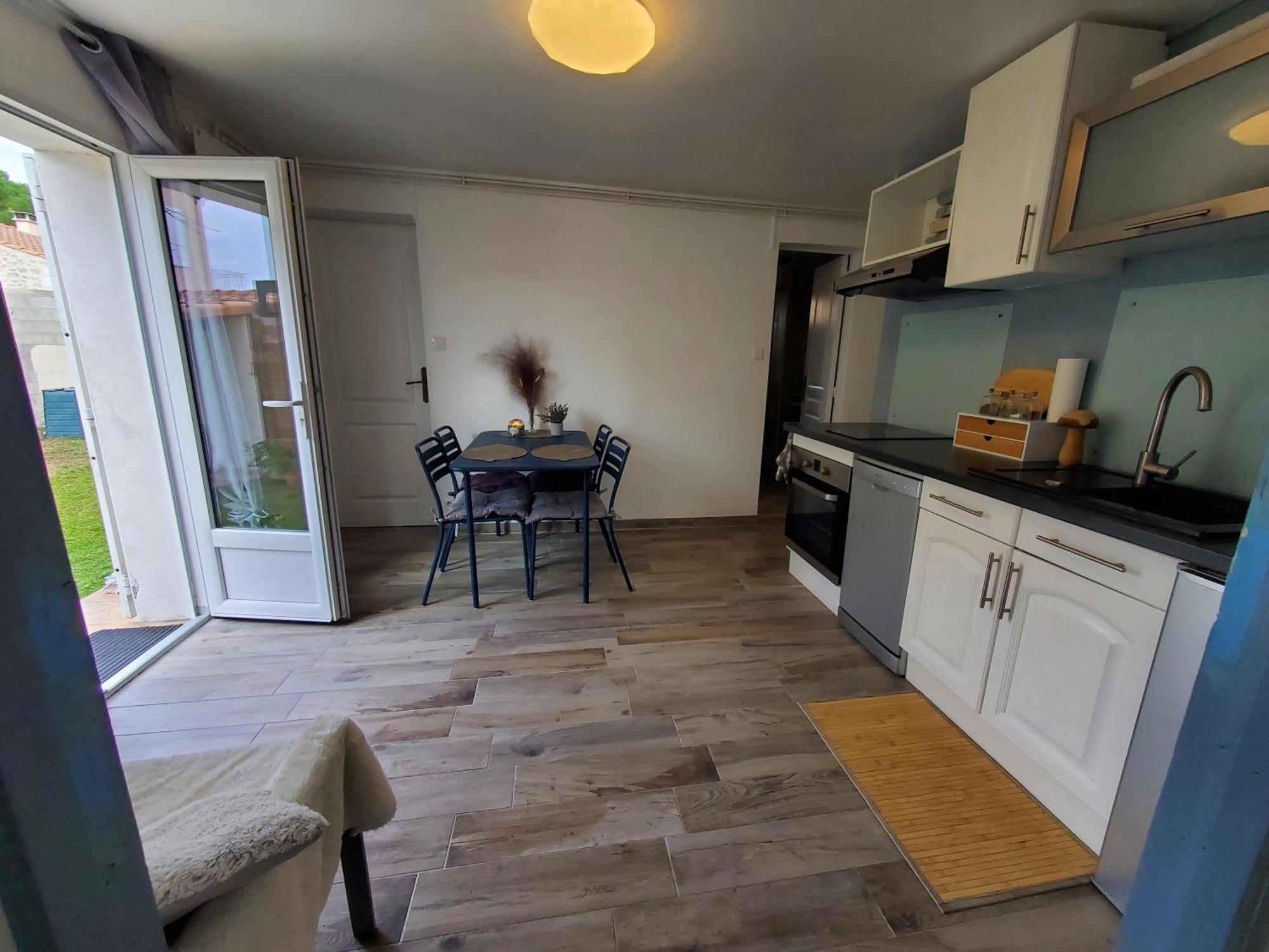 Appart 28m2 avec jardin et parking privé Lägenhet Milhaud Exteriör bild